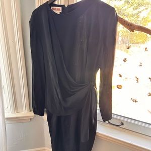 Super flattering vintage Maggie Rose dress